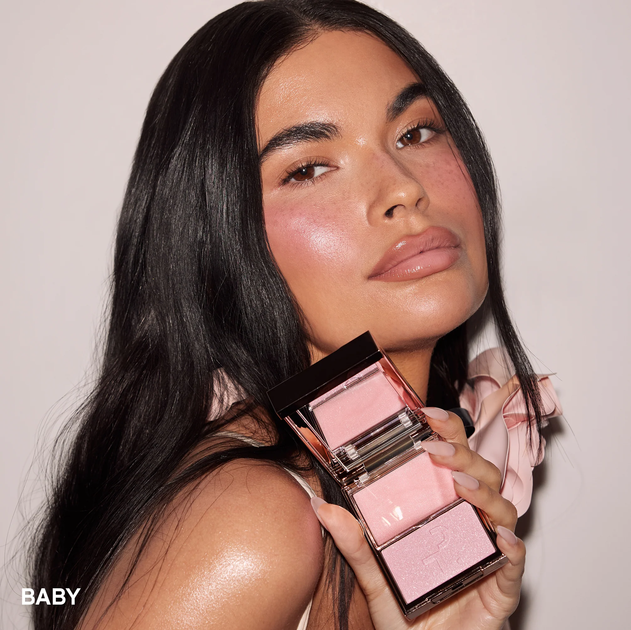 Major Glow Crème & Powder Light Reflecting Translucent Highlighter Duo - Image 7